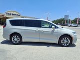 Used 2021 Chrysler Pacifica Touring-L w/ Premium & Safety Sphere Group image 2