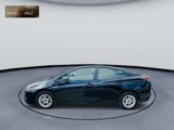 Used 2017 Toyota Prius Four Touring image 3