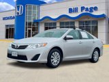 Used 2014 Toyota Camry L image 2