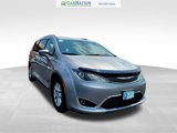 Used 2018 Chrysler Pacifica Touring-L image 3