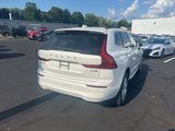 Used 2022 Volvo XC60 B5 Momentum image 3