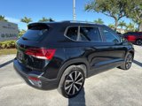 Used 2022 Volkswagen Taos SE image 4