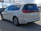 Certified 2021 Chrysler Pacifica Touring-L image 4