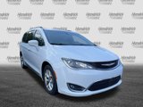 Used 2017 Chrysler Pacifica Touring-L w/ Tire & Wheel Group image 2