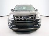 Used 2017 Ford Explorer XLT w/ Equipment Group 202A image 2