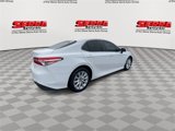 Certified 2018 Toyota Camry LE w/ Convenience Package image 5