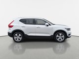 Used 2022 Volvo XC40 T4 Momentum image 4