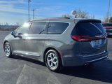 Used 2022 Chrysler Pacifica Limited image 4