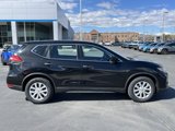 Used 2017 Nissan Rogue S image 2