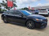 Used 2022 Toyota Camry SE image 3