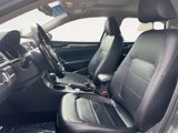 Used 2018 Volkswagen Passat 2.0T SE image 2