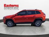 Used 2021 Jeep Cherokee Latitude image 3