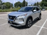 Used 2023 Nissan Rogue SV image 3