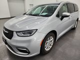 Used 2023 Chrysler Pacifica Touring-L image 6