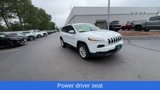 Used 2018 Jeep Cherokee Latitude Plus image 2