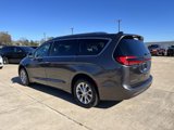 Used 2021 Chrysler Pacifica Touring-L image 4