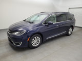 Used 2017 Chrysler Pacifica Touring-L image 2