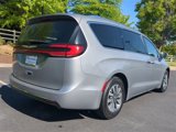 Used 2021 Chrysler Pacifica Touring-L image 4