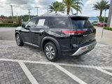 Used 2024 Nissan Pathfinder SL image 3