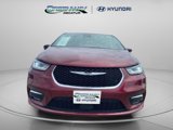 Used 2023 Chrysler Pacifica Touring-L image 2