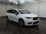 New 2025 Chrysler Pacifica Pinnacle image 4