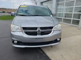 Used 2014 Dodge Grand Caravan SXT image 2