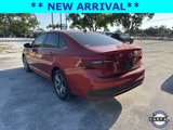 Used 2022 Volkswagen Jetta SE image 3