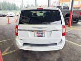 Used 2015 Chrysler Town & Country Touring image 6