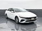New 2025 Hyundai Elantra SE image 3