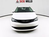 Used 2022 Chrysler Voyager LX image 2