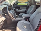 Used 2023 Toyota Highlander XLE image 3