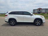 Used 2019 Toyota Highlander Plus image 2