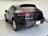 Certified 2022 Porsche Macan image 3