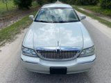 Used 2007 Lincoln Town Car Signature image 2