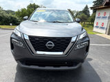 Used 2022 Nissan Rogue SV image 2