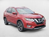 Used 2017 Nissan Rogue SL image 3