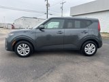 Used 2022 Kia Soul LX image 2