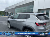 Used 2023 Jeep Compass Latitude image 3