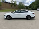 Used 2024 Hyundai Elantra SEL w/ Convenience Package image 3