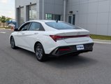 Used 2024 Hyundai Elantra SEL image 4