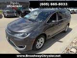 Used 2019 Chrysler Pacifica Touring-L w/ Tire & Wheel Group image 3