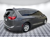 Used 2017 Chrysler Pacifica Touring-L Plus image 3