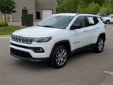 Used 2022 Jeep Compass Latitude image 2