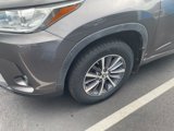Used 2019 Toyota Highlander XLE image 4