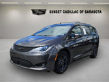 Used 2020 Chrysler Pacifica Touring-L Plus image 3
