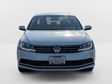Used 2018 Volkswagen Jetta SE image 2