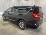 Used 2024 Chrysler Pacifica Select image 4