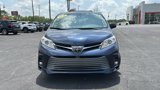 Used 2018 Toyota Sienna XLE Premium image 2