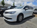 Used 2017 Chrysler Pacifica Touring image 4