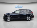 Used 2020 Nissan Rogue SV image 2